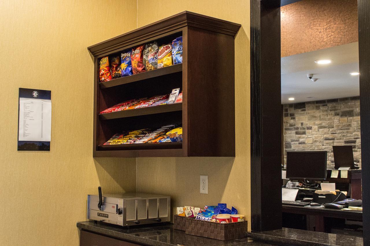 Cobblestone Hotel & Suites - Chippewa Falls Exteriör bild