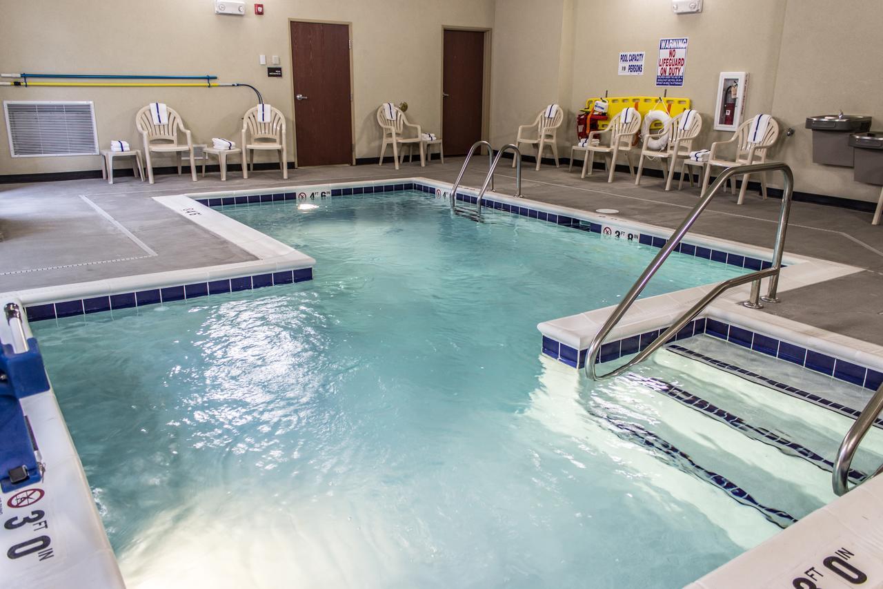 Cobblestone Hotel & Suites - Chippewa Falls Exteriör bild