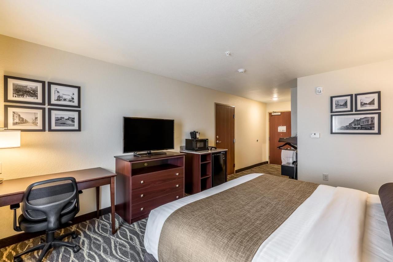 Cobblestone Hotel & Suites - Chippewa Falls Exteriör bild